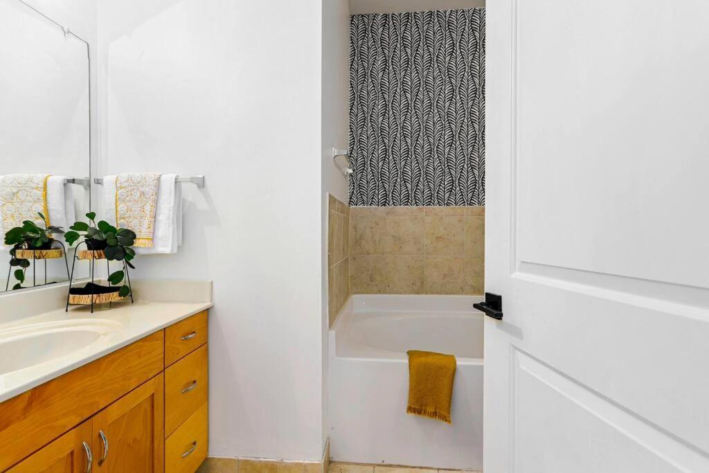 Entire Condo - Urban Safari In The Heart Of Atl 애틀랜타 외부 사진